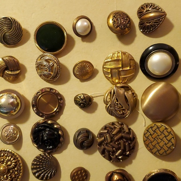 Antique Vintage Buttons - Picture 3 of 5